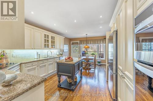 24 Mcglashan Court, Toronto (Bedford Park-Nortown), ON - Indoor Photo Showing Kitchen