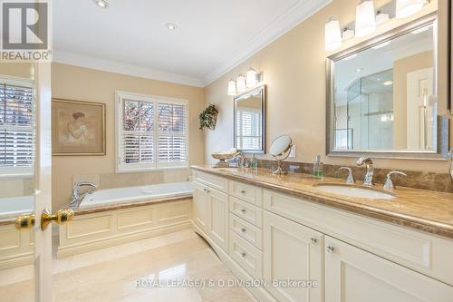 24 Mcglashan Court, Toronto (Bedford Park-Nortown), ON - Indoor Photo Showing Bathroom