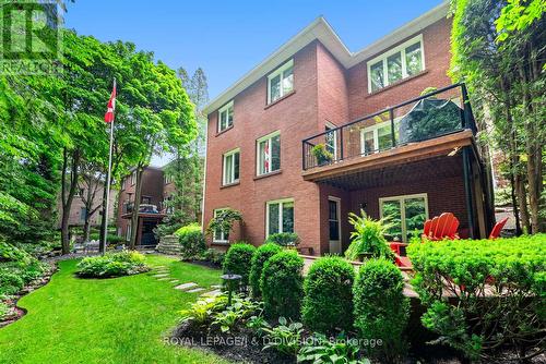 24 Mcglashan Court, Toronto (Bedford Park-Nortown), ON - Outdoor