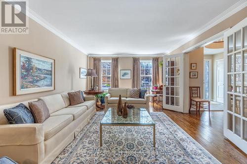 24 Mcglashan Court, Toronto (Bedford Park-Nortown), ON - Indoor Photo Showing Living Room