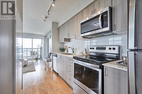 2002 - 1255 Bayly Street, Pickering, ON - Indoor Photo Showing Kitchen With Stainless Steel Kitchen With Double Sink With Upgraded Kitchen