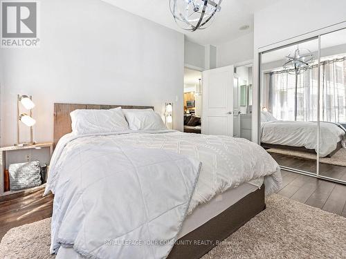 114 - 25 Earlington Avenue, Toronto (Kingsway South), ON - Indoor Photo Showing Bedroom