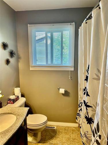 242 Nelson Street E, Virden, MB - Indoor Photo Showing Bathroom