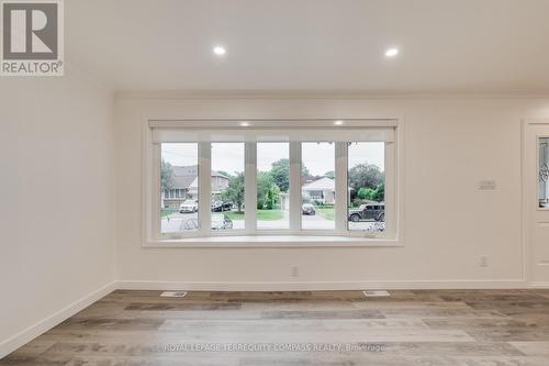 35 Cheshire Drive, Toronto, ON - Indoor Photo Showing Other Room