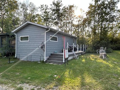 100 3Rd Avenue S, Clear Lake, MB - Outdoor