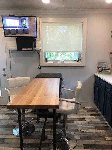 100 3Rd Avenue S, Clear Lake, MB - Indoor Photo Showing Dining Room