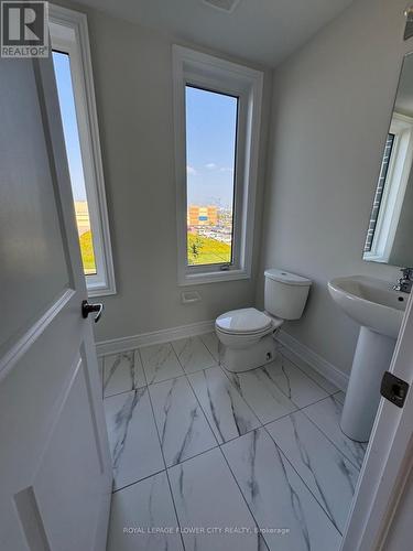 121 Tennant Circle, Vaughan (Vellore Village), ON - Indoor Photo Showing Bathroom