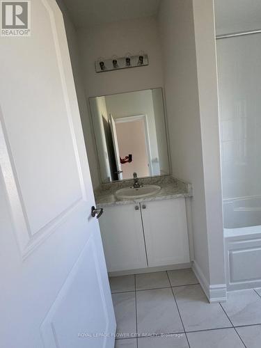 121 Tennant Circle, Vaughan (Vellore Village), ON - Indoor Photo Showing Bathroom