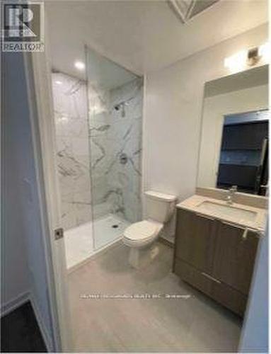 A14 - 36 Forest Manor Road, Toronto, ON - Indoor Photo Showing Bathroom