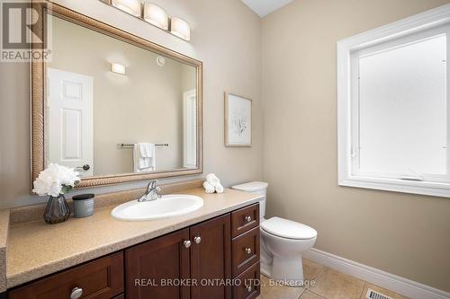 22 Black Maple Crescent, Kitchener, ON - Indoor Photo Showing Bathroom