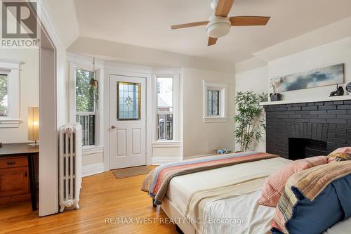 15 Cowan Avenue, Toronto (South Parkdale), ON - Indoor Photo Showing Bedroom