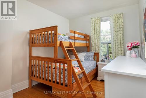 15 Cowan Avenue, Toronto (South Parkdale), ON - Indoor Photo Showing Bedroom