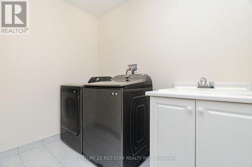 15 Matterhorn Road, Brampton (Northwest Brampton), ON - Indoor Photo Showing Laundry Room