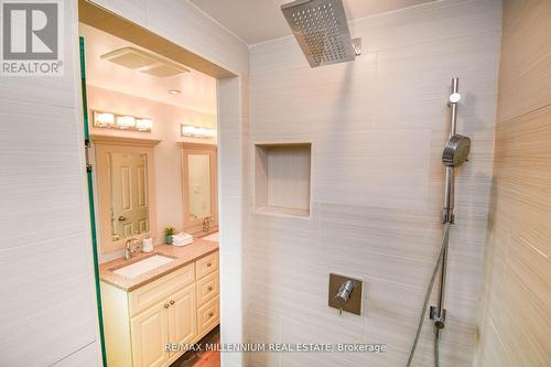 22 Lang Drive, Barrie (Northwest), ON - Indoor Photo Showing Bathroom