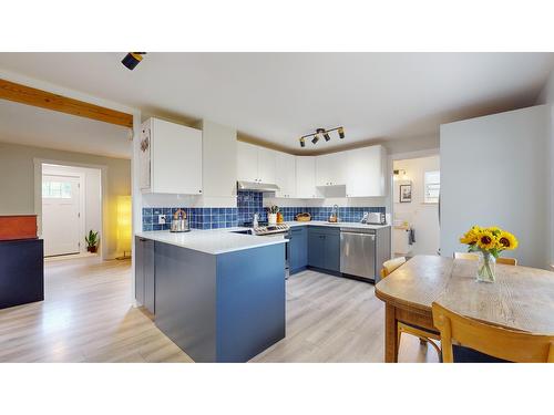 4 103Rd Avenue, Kimberley, BC - Indoor Photo Showing Kitchen