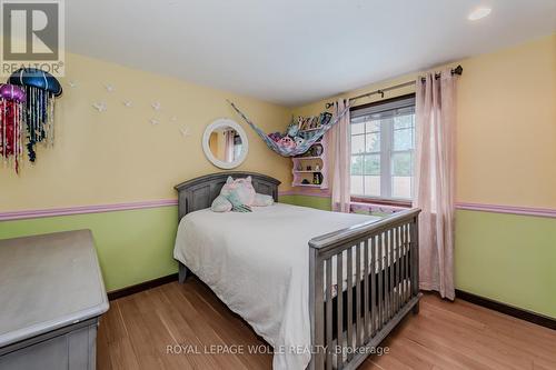 414 Warrington Drive, Waterloo, ON - Indoor Photo Showing Bedroom