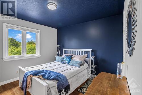 32 Baroness Drive, Ottawa, ON - Indoor Photo Showing Bedroom