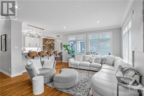 32 Baroness Drive, Ottawa, ON - Indoor Photo Showing Living Room