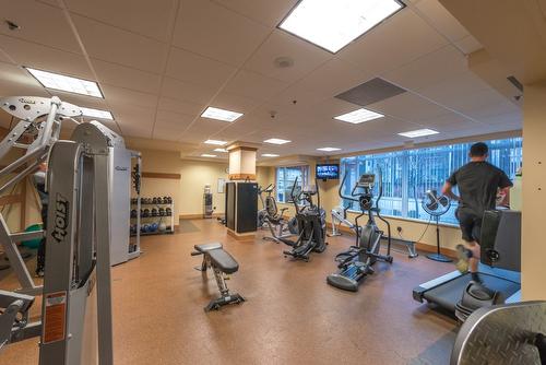 405-75 Martin Street, Penticton, BC - Indoor Photo Showing Gym Room