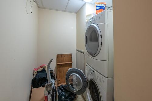 405-75 Martin Street, Penticton, BC - Indoor Photo Showing Laundry Room