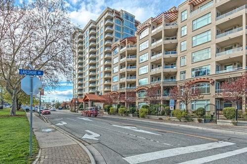 405-75 Martin Street, Penticton, BC - Outdoor With Facade