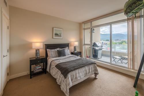 405-75 Martin Street, Penticton, BC - Indoor Photo Showing Bedroom