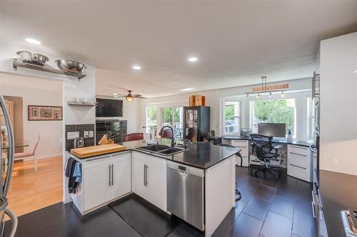 444 Ridge Place, Penticton, BC - Indoor Photo Showing Kitchen With Double Sink