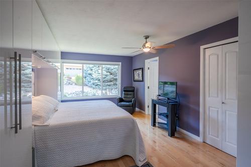 444 Ridge Place, Penticton, BC - Indoor Photo Showing Bedroom