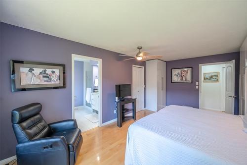 444 Ridge Place, Penticton, BC - Indoor Photo Showing Bedroom