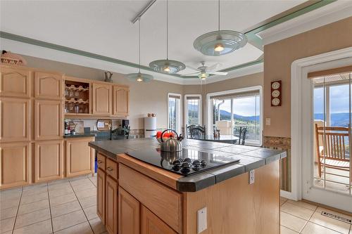 633 Middleton Way, Coldstream, BC - Indoor Photo Showing Kitchen