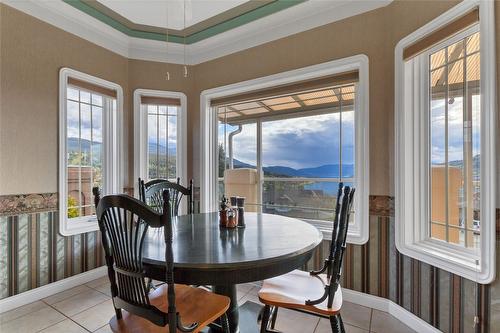 633 Middleton Way, Coldstream, BC - Indoor Photo Showing Dining Room