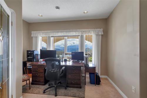 633 Middleton Way, Coldstream, BC - Indoor Photo Showing Office