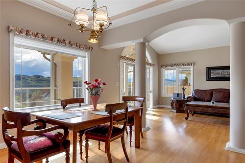 633 Middleton Way, Coldstream, BC - Indoor Photo Showing Dining Room