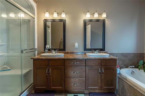 2415 Pleasant Valley Road, Armstrong, BC - Indoor Photo Showing Bathroom