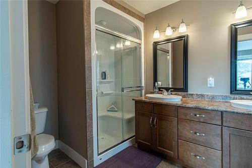 2415 Pleasant Valley Road, Armstrong, BC - Indoor Photo Showing Bathroom