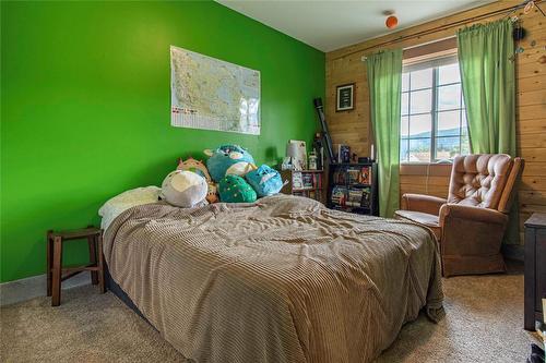 2415 Pleasant Valley Road, Armstrong, BC - Indoor Photo Showing Bedroom