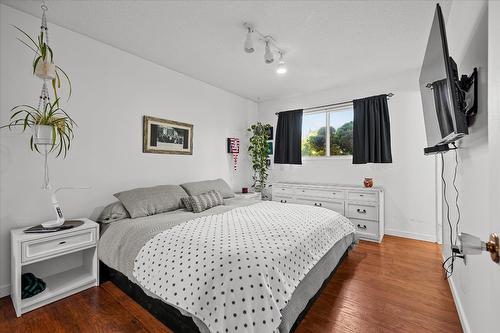 4671 Fordham Road, Kelowna, BC - Indoor Photo Showing Bedroom