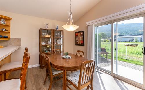 20-1231 10 Street, Salmon Arm, BC - Indoor Photo Showing Dining Room