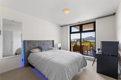 406-485 Groves Avenue, Kelowna, BC - Indoor Photo Showing Bedroom