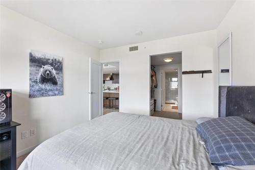 406-485 Groves Avenue, Kelowna, BC - Indoor Photo Showing Bedroom