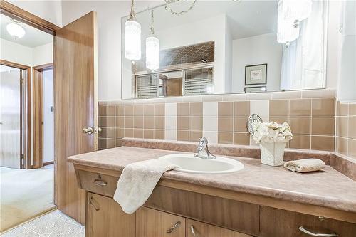 69 Orphir Road, Hamilton, ON - Indoor Photo Showing Bathroom