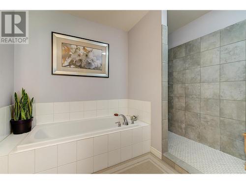 2523 Shannon View Drive Unit# 106, West Kelowna, BC - Indoor Photo Showing Bathroom