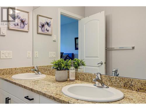 2523 Shannon View Drive Unit# 106, West Kelowna, BC - Indoor Photo Showing Bathroom