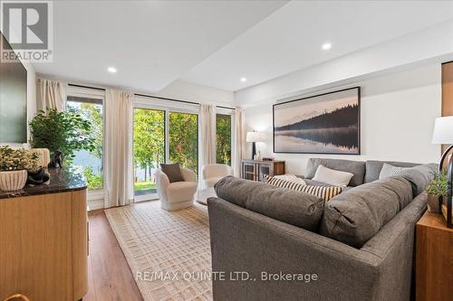 73 Ross Eaton Lane, Prince Edward County (Picton), ON - Indoor Photo Showing Living Room