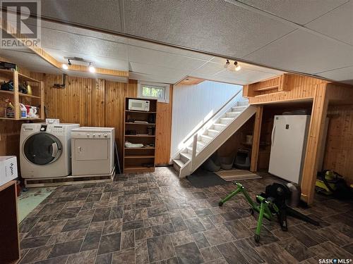 406 Royal Place, Gerald, SK - Indoor Photo Showing Laundry Room