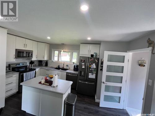 406 Royal Place, Gerald, SK - Indoor Photo Showing Kitchen With Double Sink