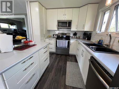 406 Royal Place, Gerald, SK - Indoor Photo Showing Kitchen With Double Sink