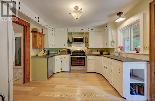 513 St Andrew Street W, Centre Wellington (Fergus), ON - Indoor Photo Showing Kitchen