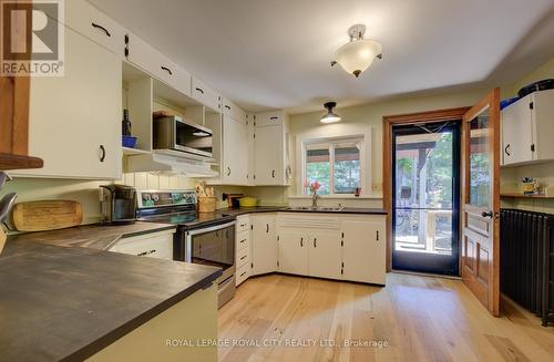 513 St Andrew Street W, Centre Wellington, ON - Indoor Photo Showing Kitchen