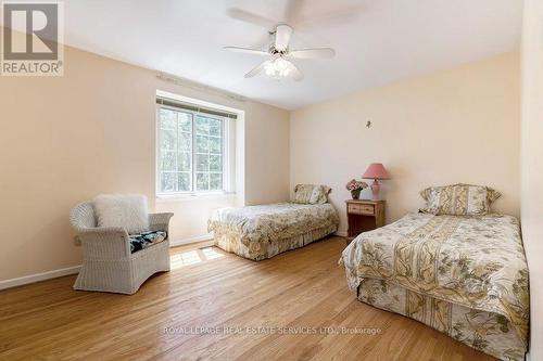 1527 Green Glade, Mississauga, ON - Indoor Photo Showing Bedroom